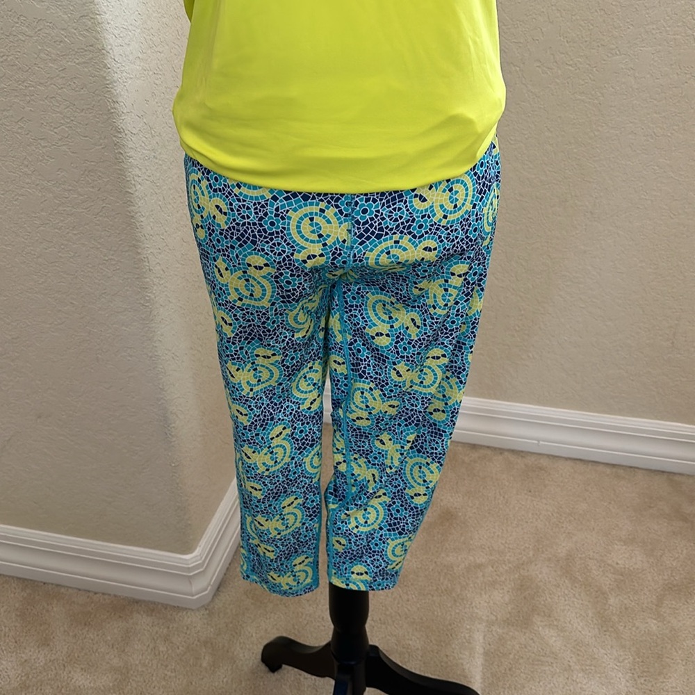 Disney Parks leggings and top size Large & medium - Picture 4 of 8